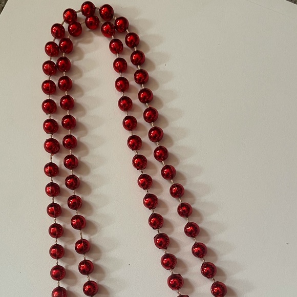 Red Plastic Bead Necklace - Picture 7 of 8
